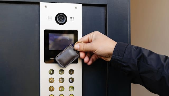 Access Control Systems for Cleveland Heights Businesses: keyfob entry scan